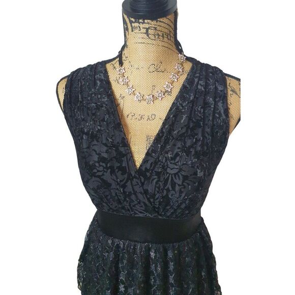 BKE Womens Black Rosette Peplum Top S Keyhole Back Jeweled Bow Tie Back Elegant - Picture 4 of 8